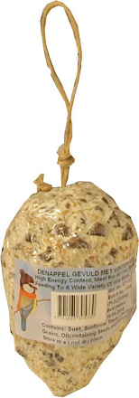 Dennenappel gevuld met wintervoer